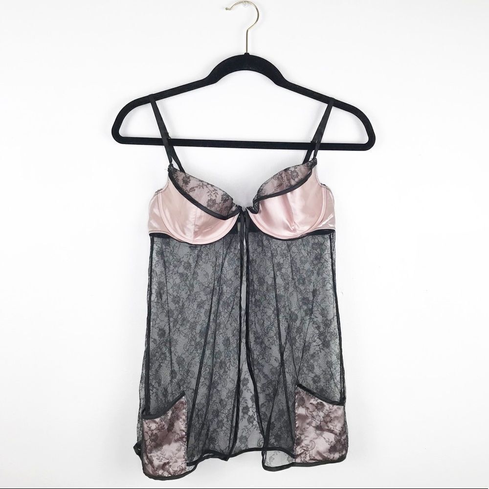VTG Victoria’s Secret black & pink laced‎ teddy